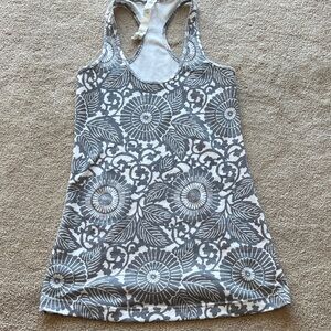 NWOT lululemon athletica Gray & White Floral Racerback Tank
